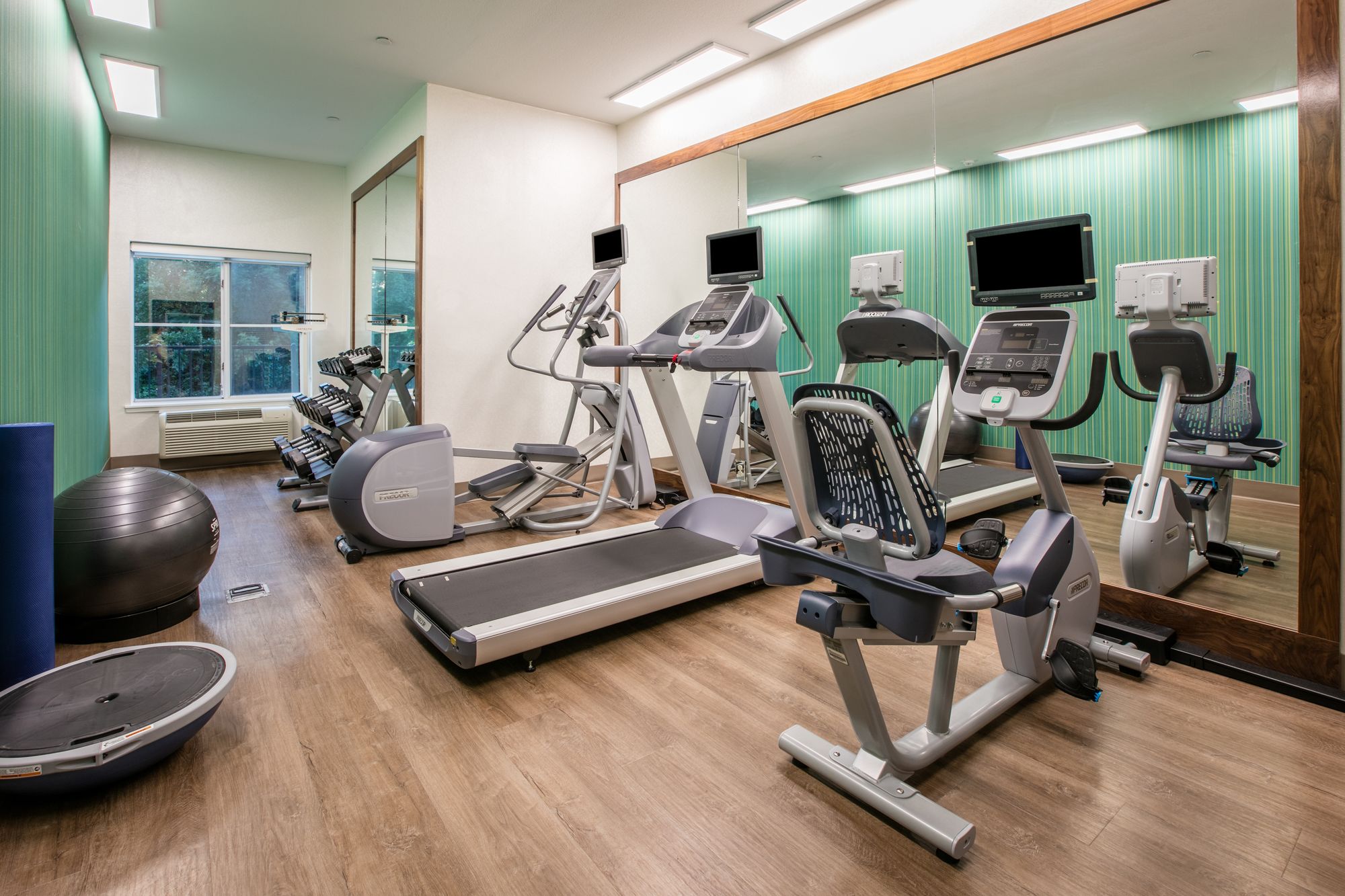 Holiday Inn Express & Suites Dallas - Grand Prairie I-20