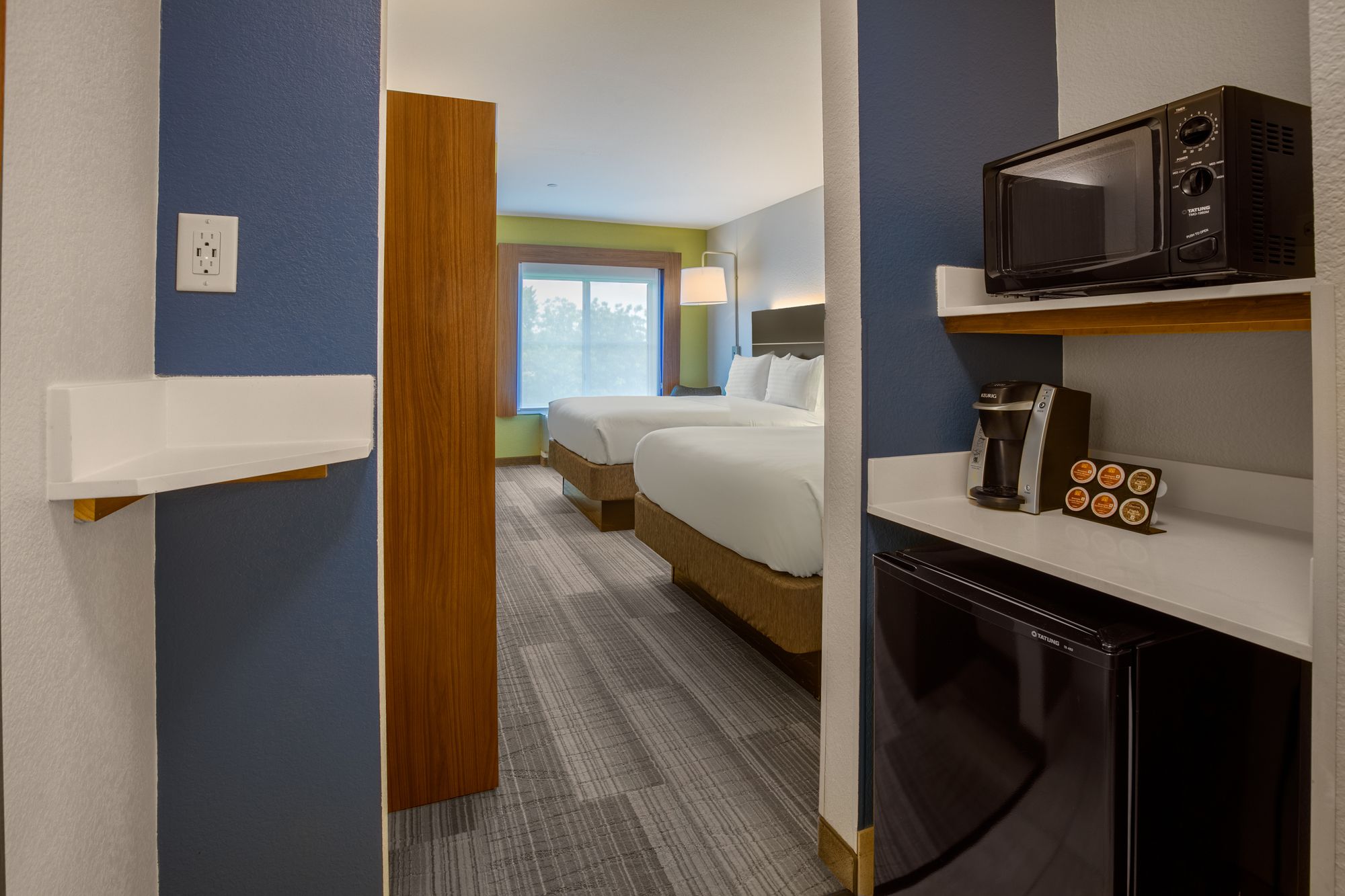 Holiday Inn Express & Suites Dallas - Grand Prairie I-20