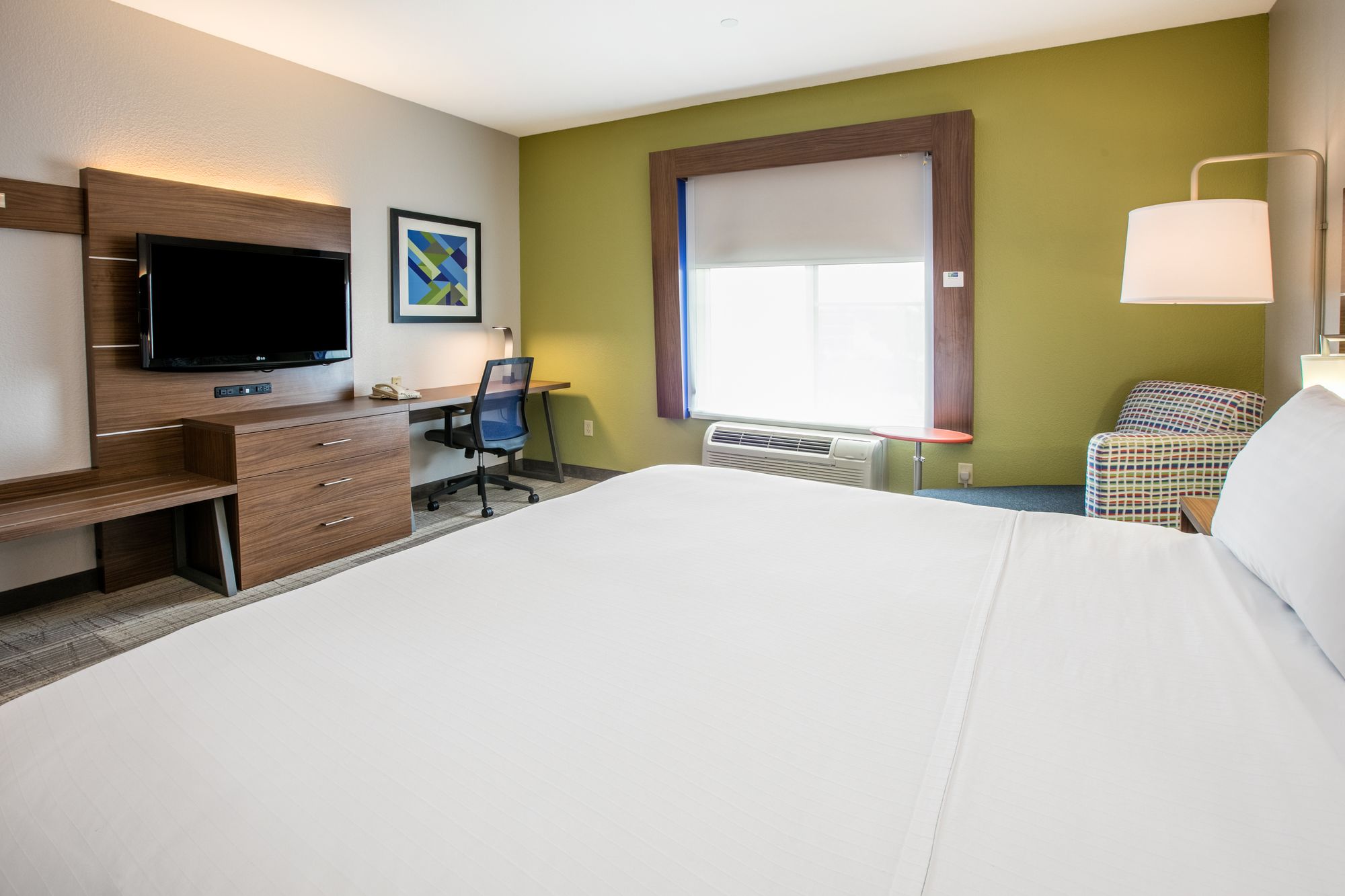 Holiday Inn Express & Suites Dallas - Grand Prairie I-20