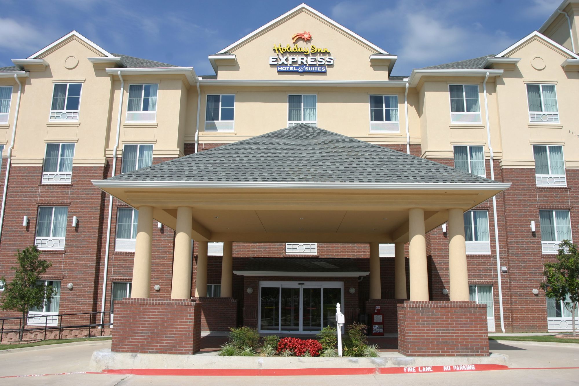 Holiday Inn Express & Suites Dallas - Grand Prairie I-20
