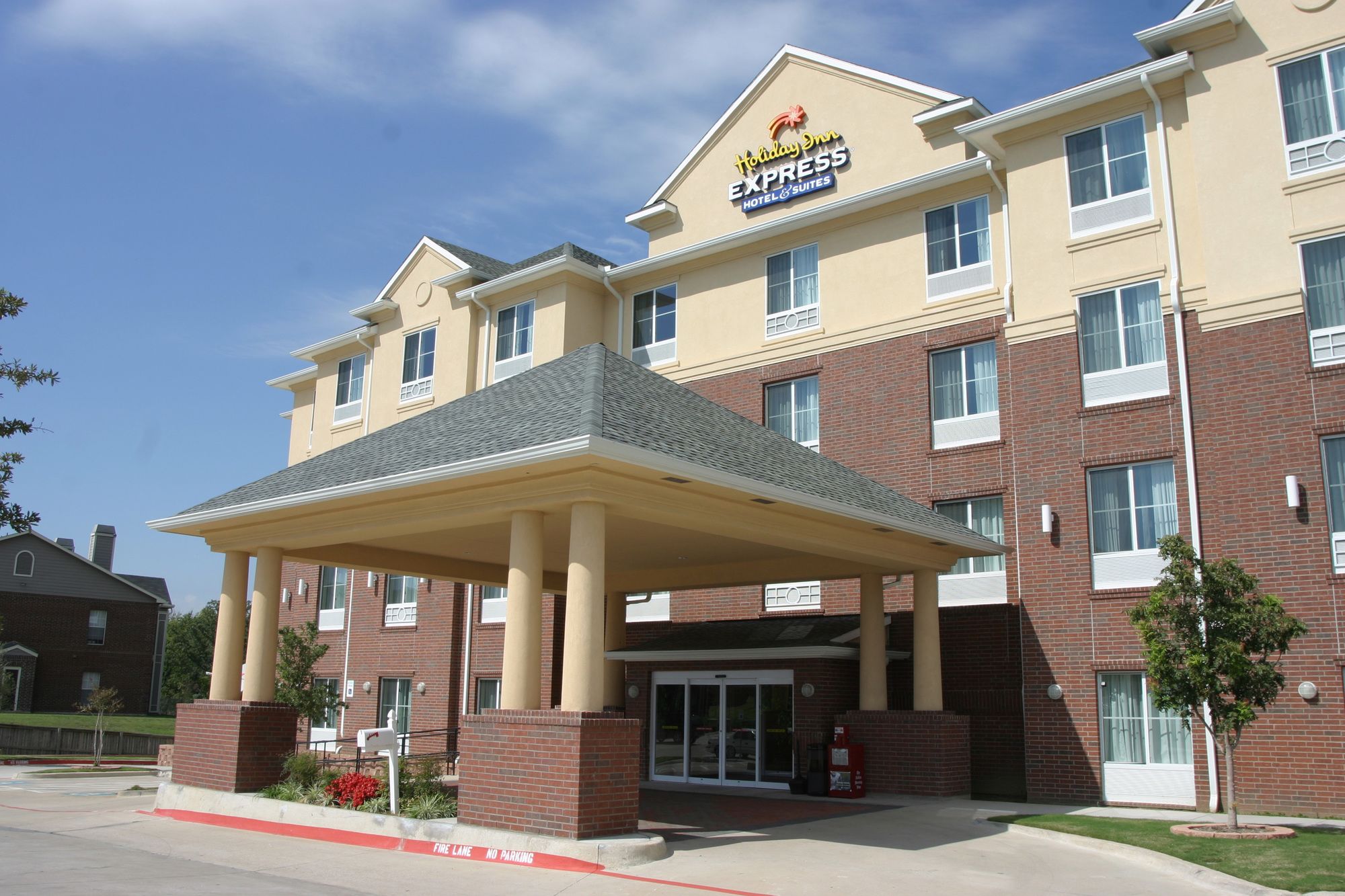 Holiday Inn Express & Suites Dallas - Grand Prairie I-20