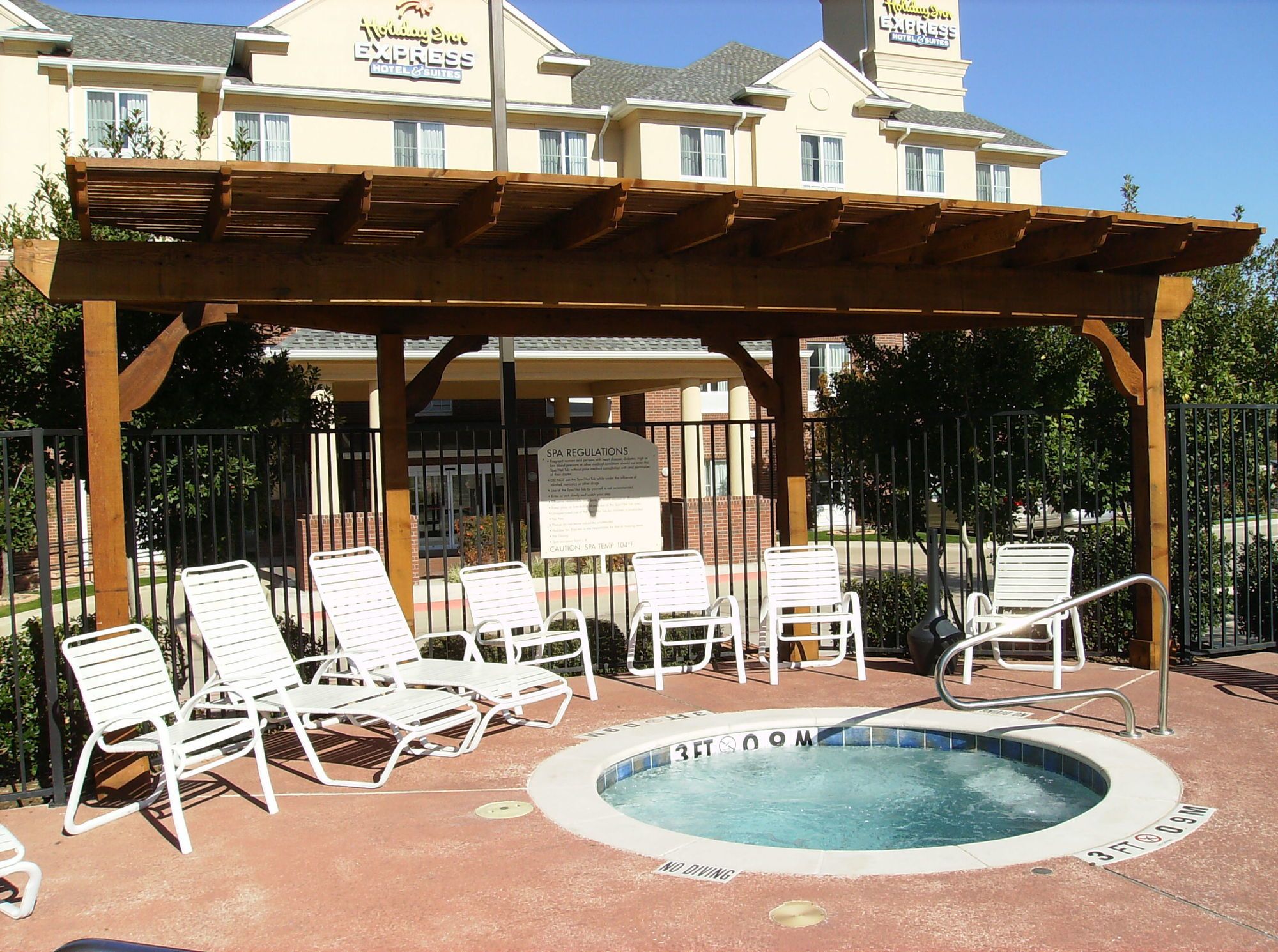 Holiday Inn Express & Suites Dallas - Grand Prairie I-20