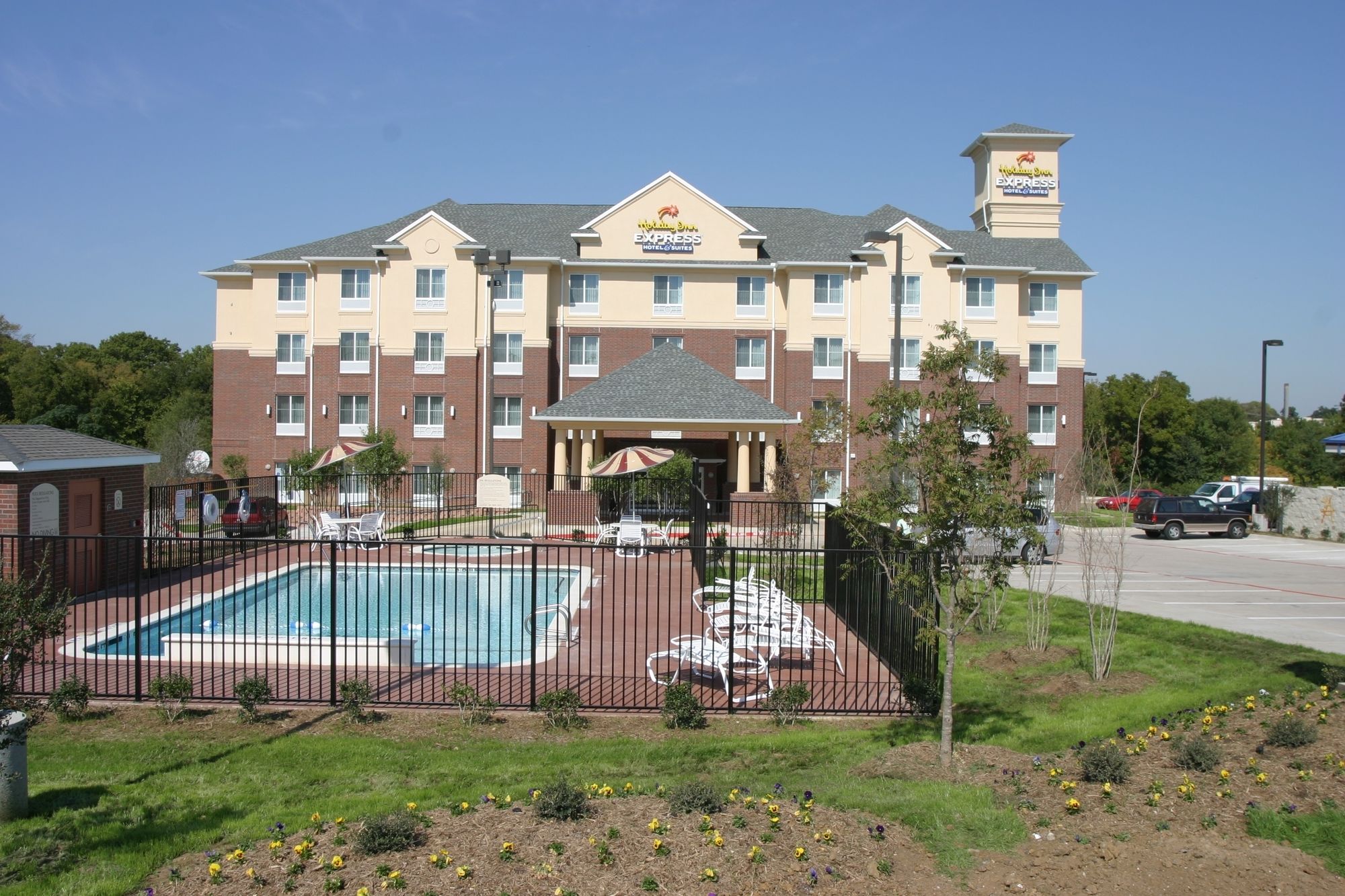 Holiday Inn Express & Suites Dallas - Grand Prairie I-20