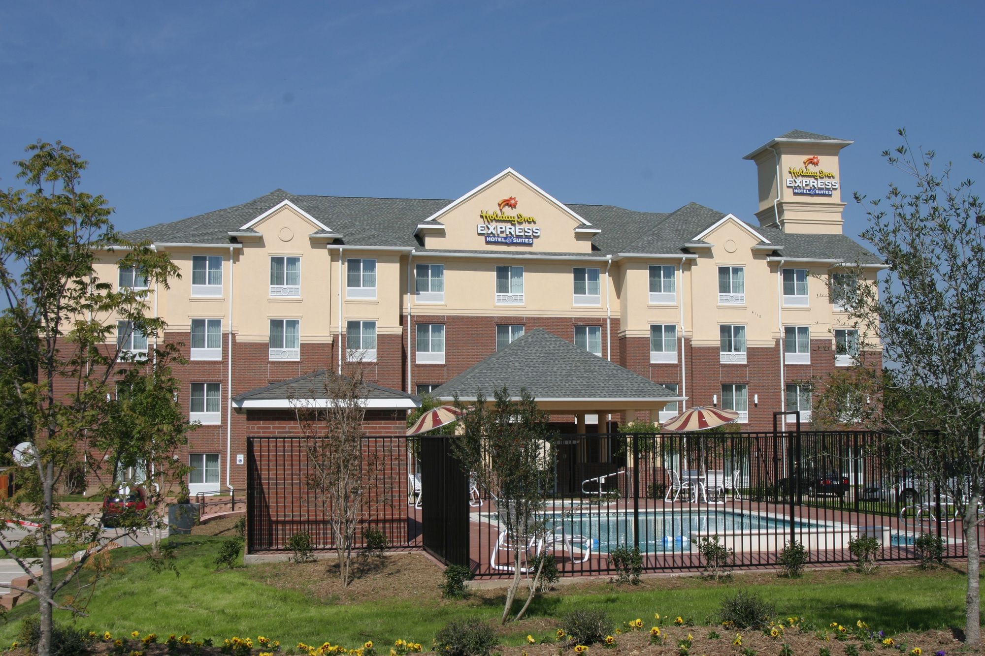 Holiday Inn Express & Suites Dallas - Grand Prairie I-20