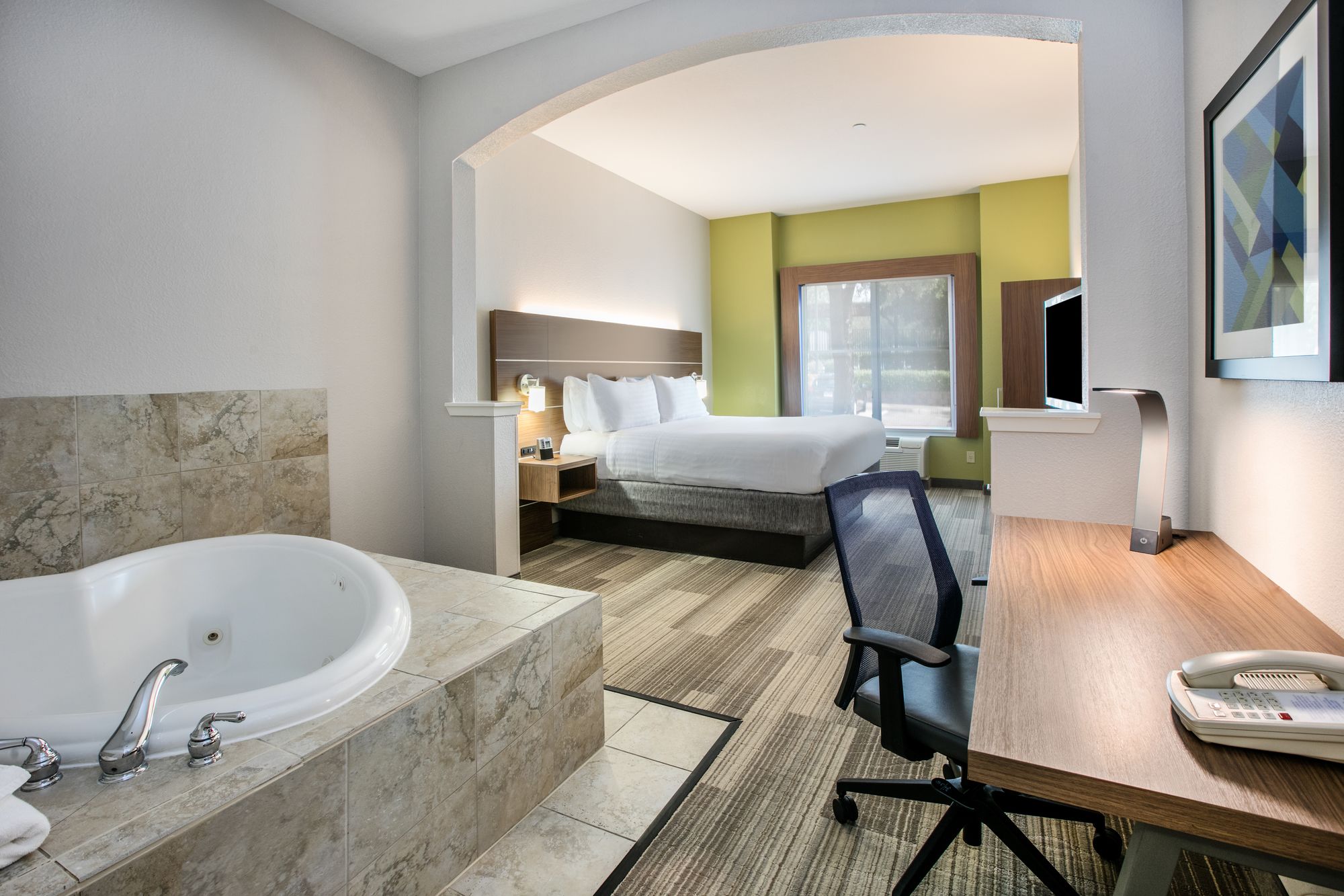 Holiday Inn Express & Suites Dallas - Grand Prairie I-20