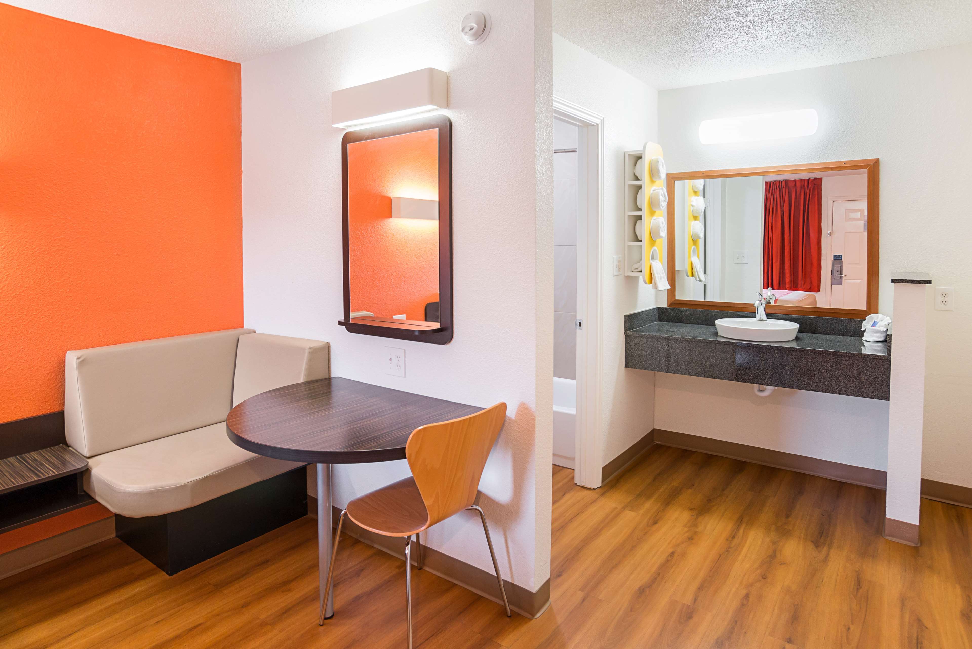 Motel 6 Grand Prairie