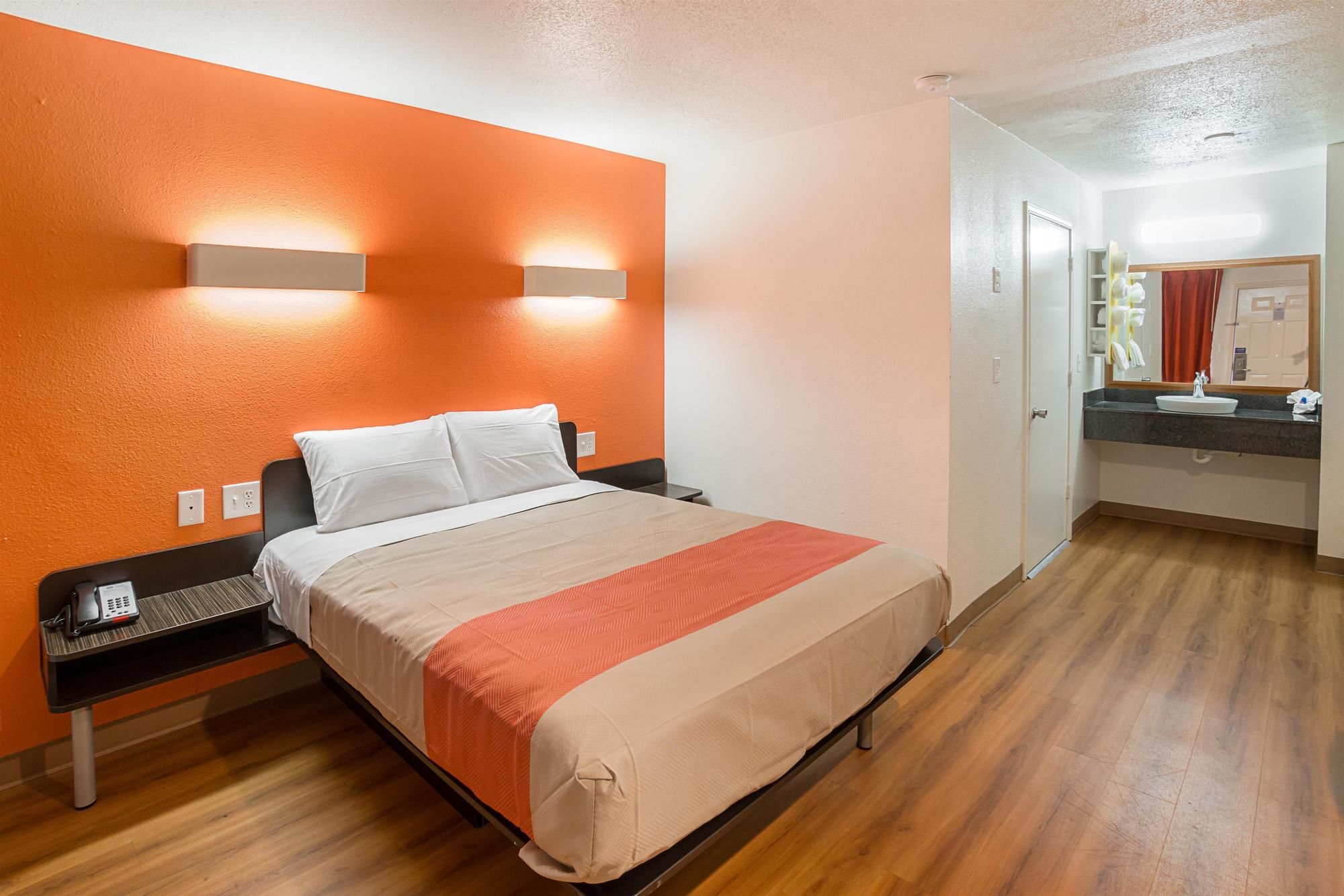 Motel 6 Grand Prairie