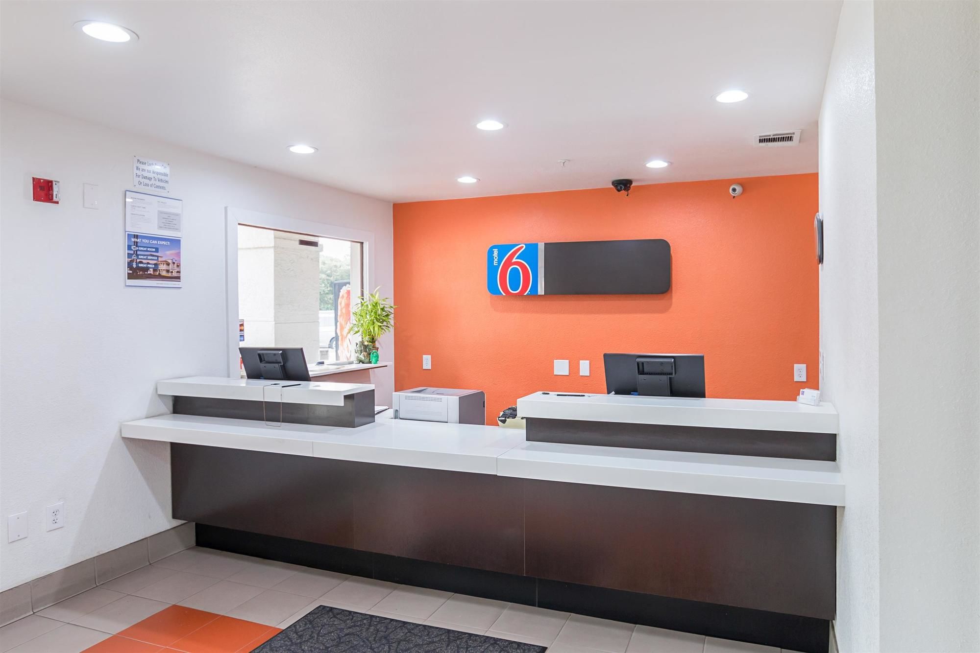 Motel 6 Grand Prairie