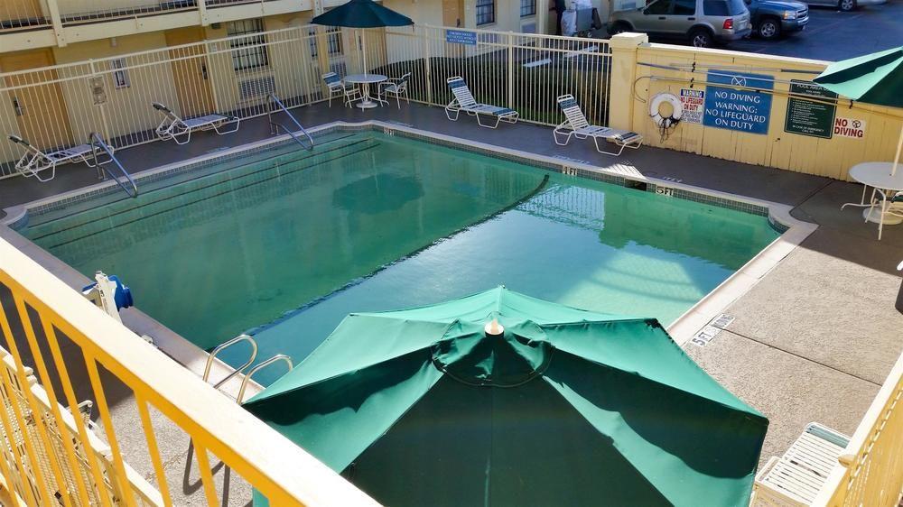 Motel 6 Grand Prairie - Interstate 30