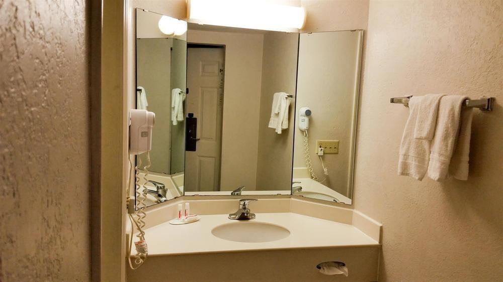Motel 6 Grand Prairie - Interstate 30