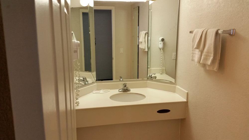 Motel 6 Grand Prairie - Interstate 30