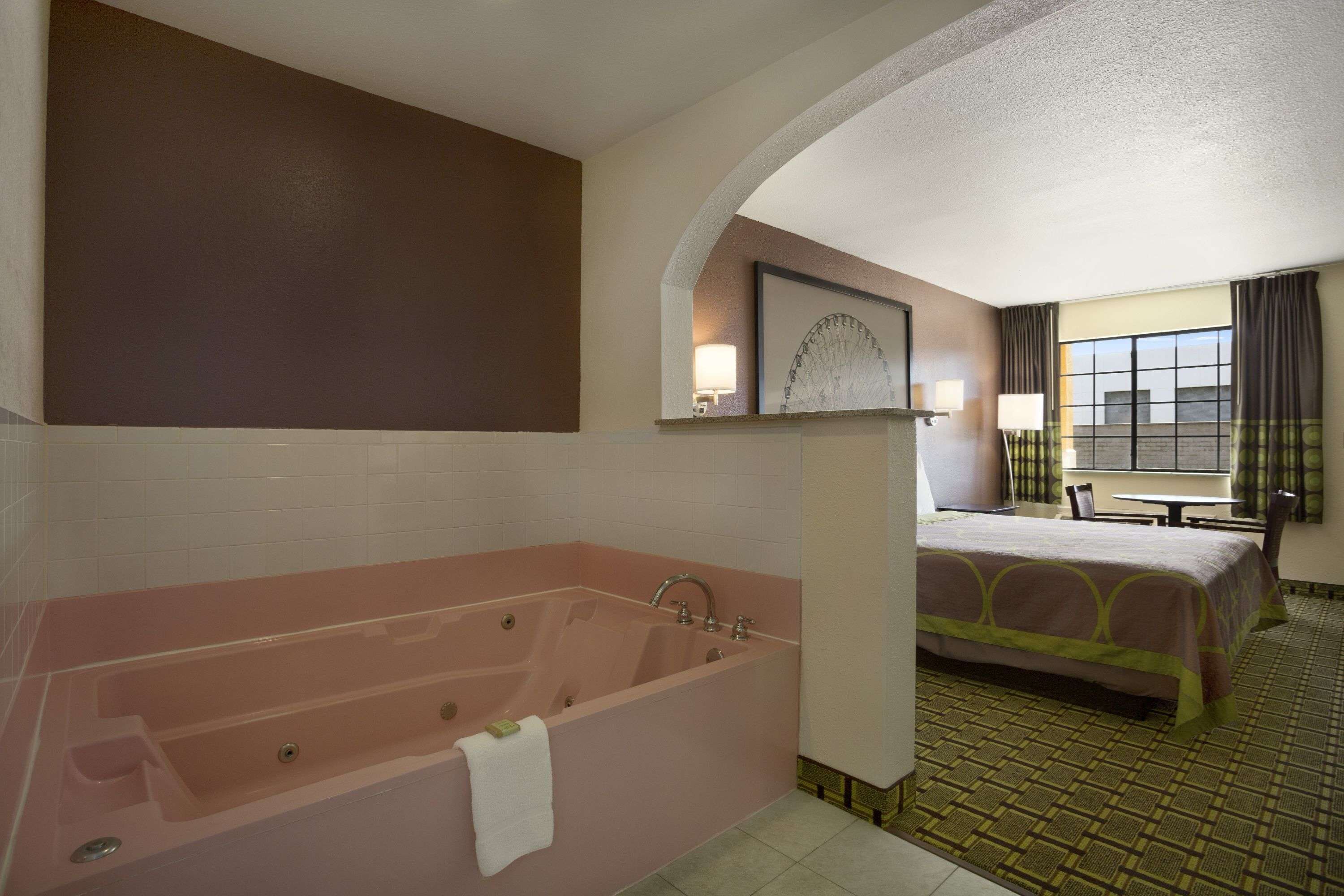 Super 8 by Wyndham Grand Prairie Southwest