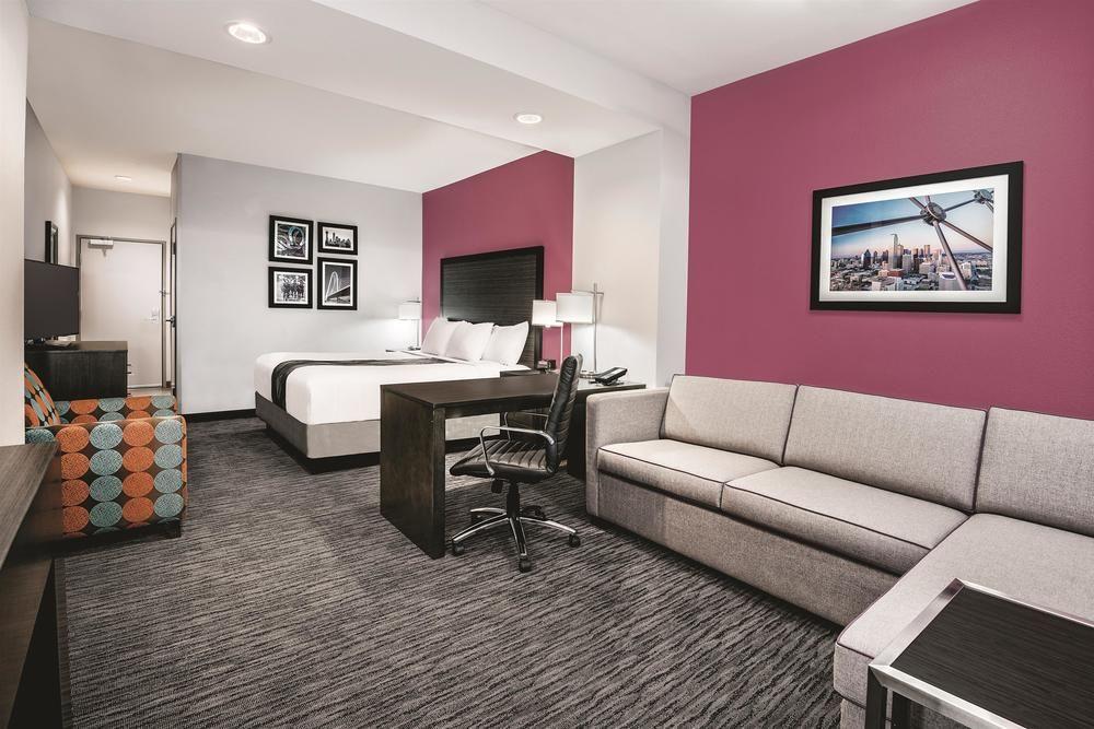 Super 8 by Wyndham Grand Prairie North