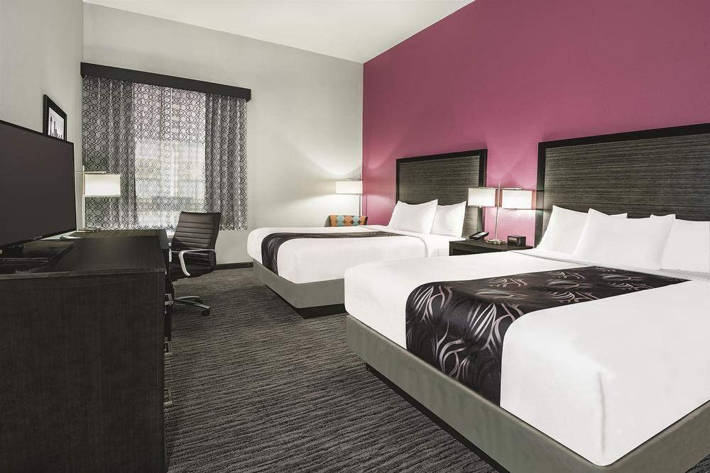 Super 8 by Wyndham Grand Prairie North