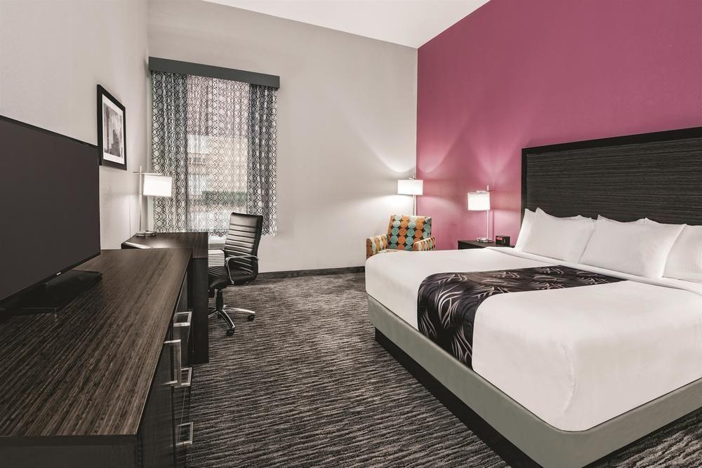 Super 8 by Wyndham Grand Prairie North
