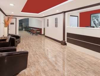 Super 8 by Wyndham Grand Prairie North
