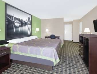 Super 8 by Wyndham Grand Prairie North
