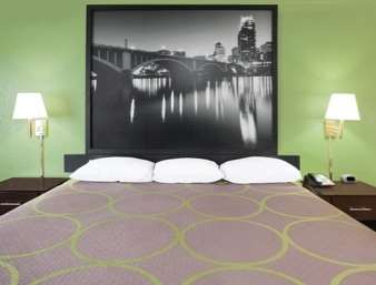 Super 8 by Wyndham Grand Prairie North