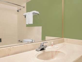 Super 8 by Wyndham Grand Prairie North