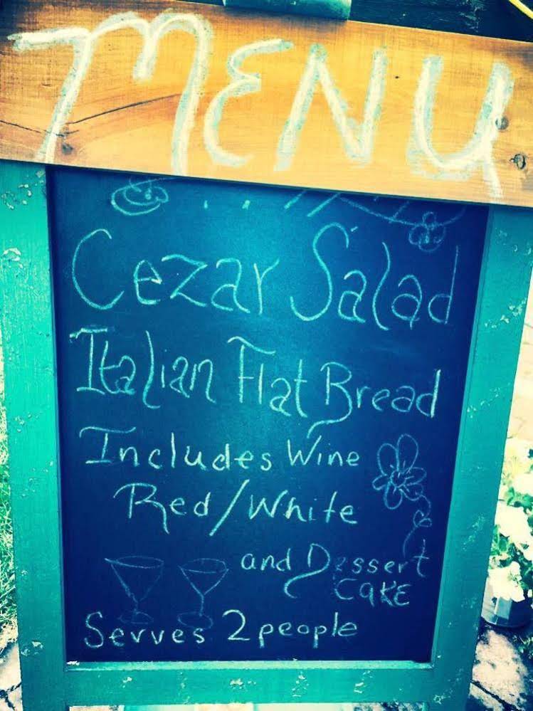 Cozy Rose Inn