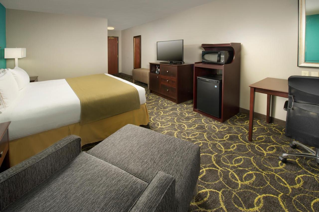 Holiday Inn Express Hotel & Suites DFW Grapevine