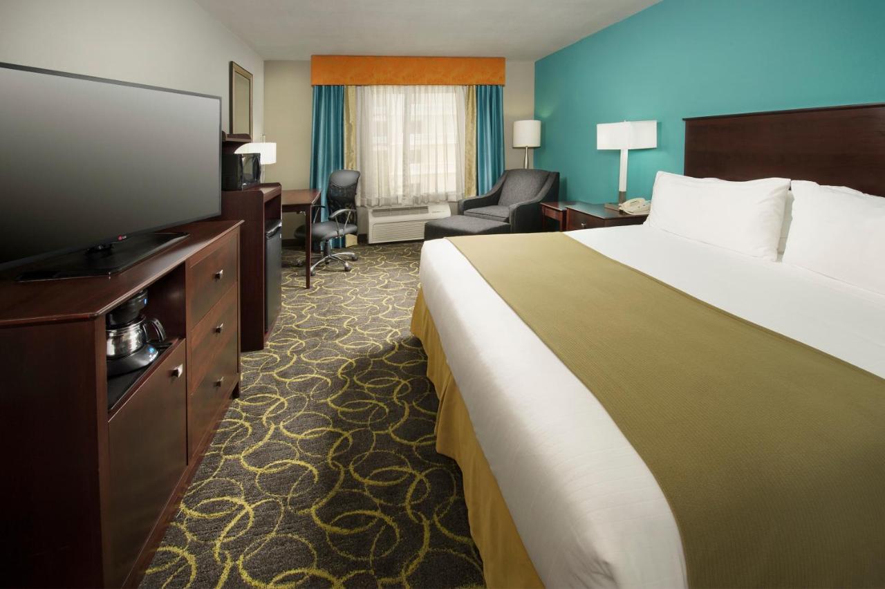 Holiday Inn Express Hotel & Suites DFW Grapevine