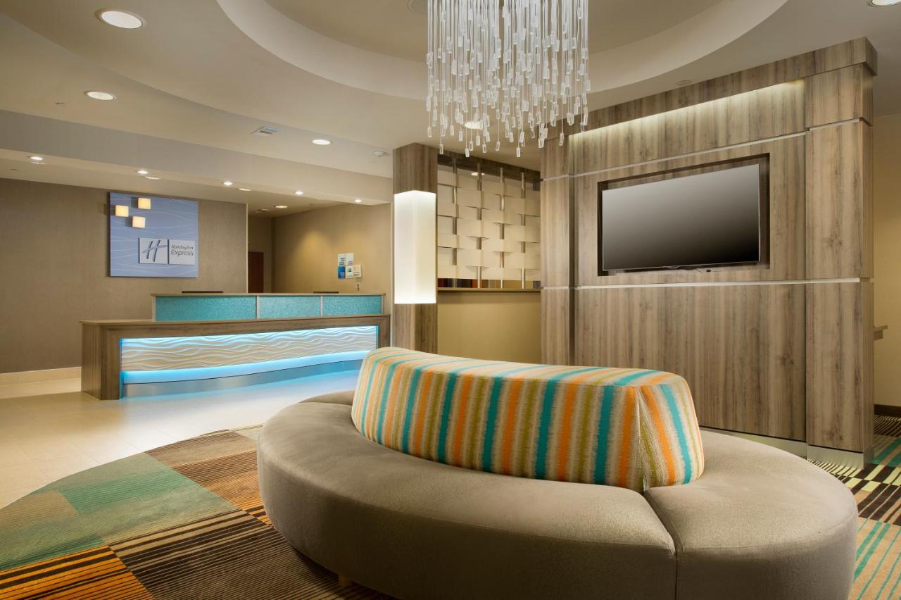 Holiday Inn Express Hotel & Suites DFW Grapevine