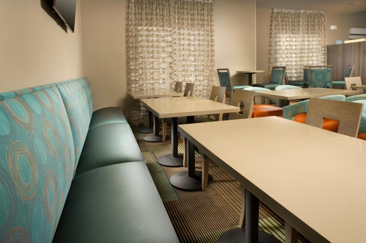 Holiday Inn Express Hotel & Suites DFW Grapevine