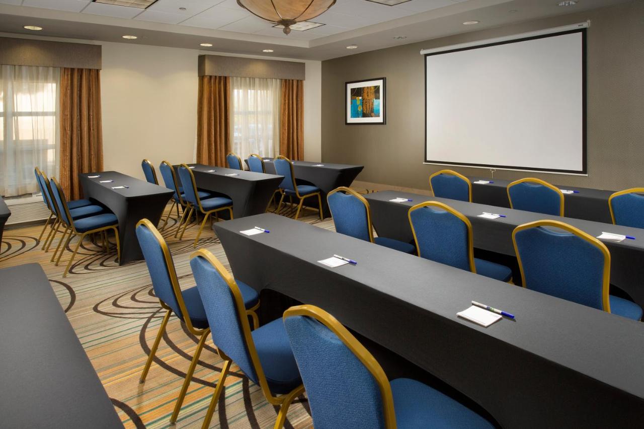 Holiday Inn Express Hotel & Suites DFW Grapevine