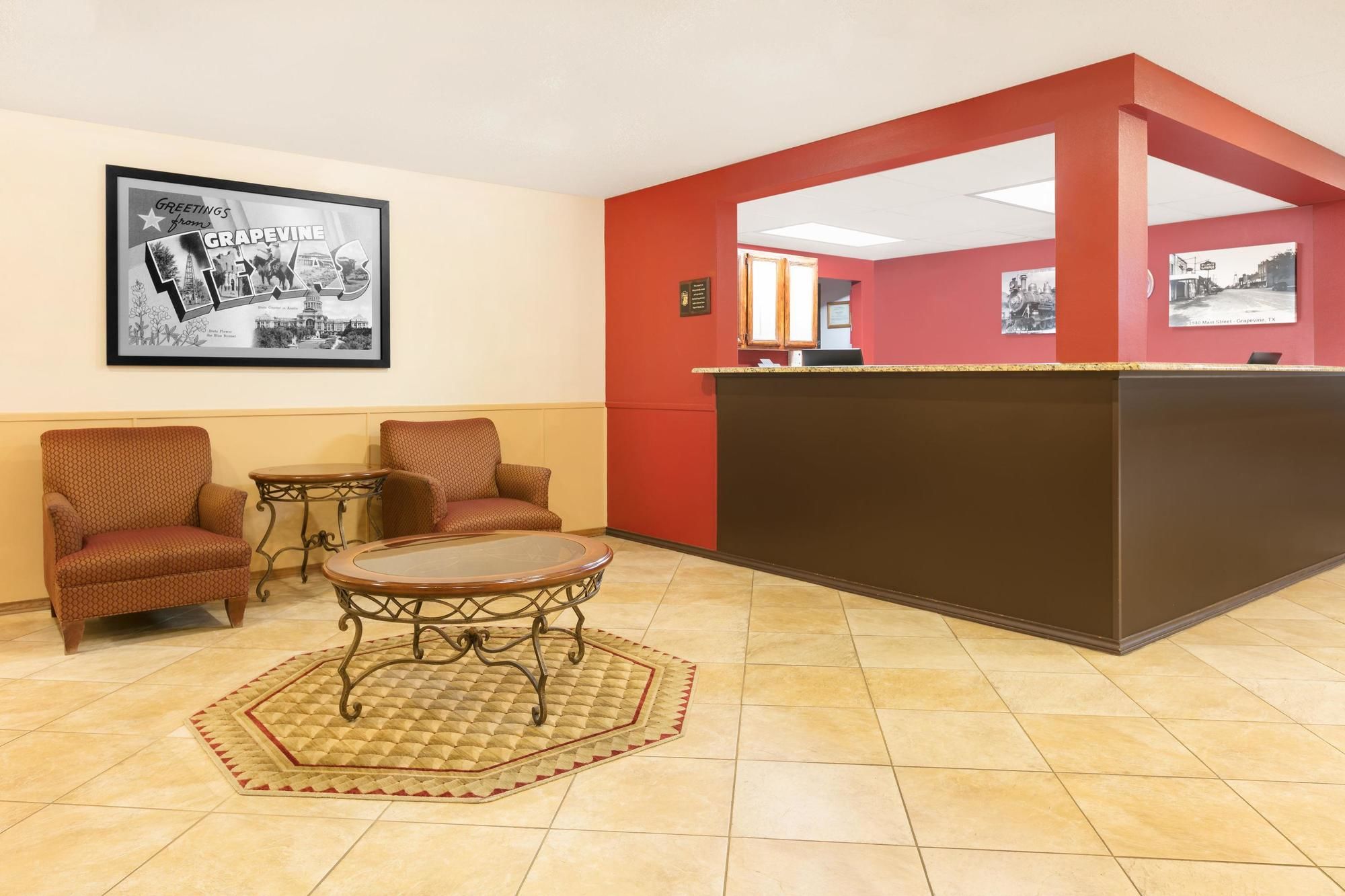Super 8 by Wyndham Grapevine/DFW Airport Northwest
