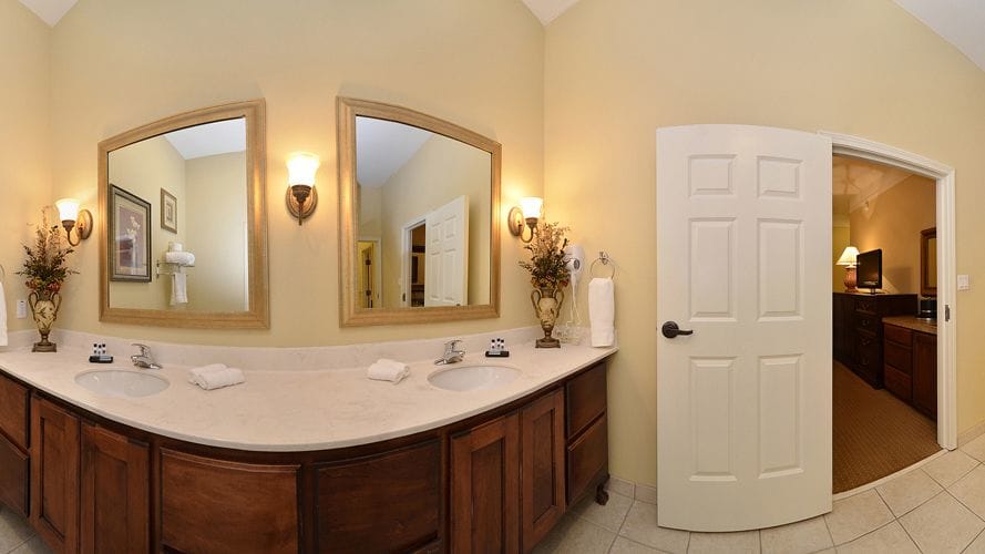 Best Western Plus Monica Royale Inn & Suites