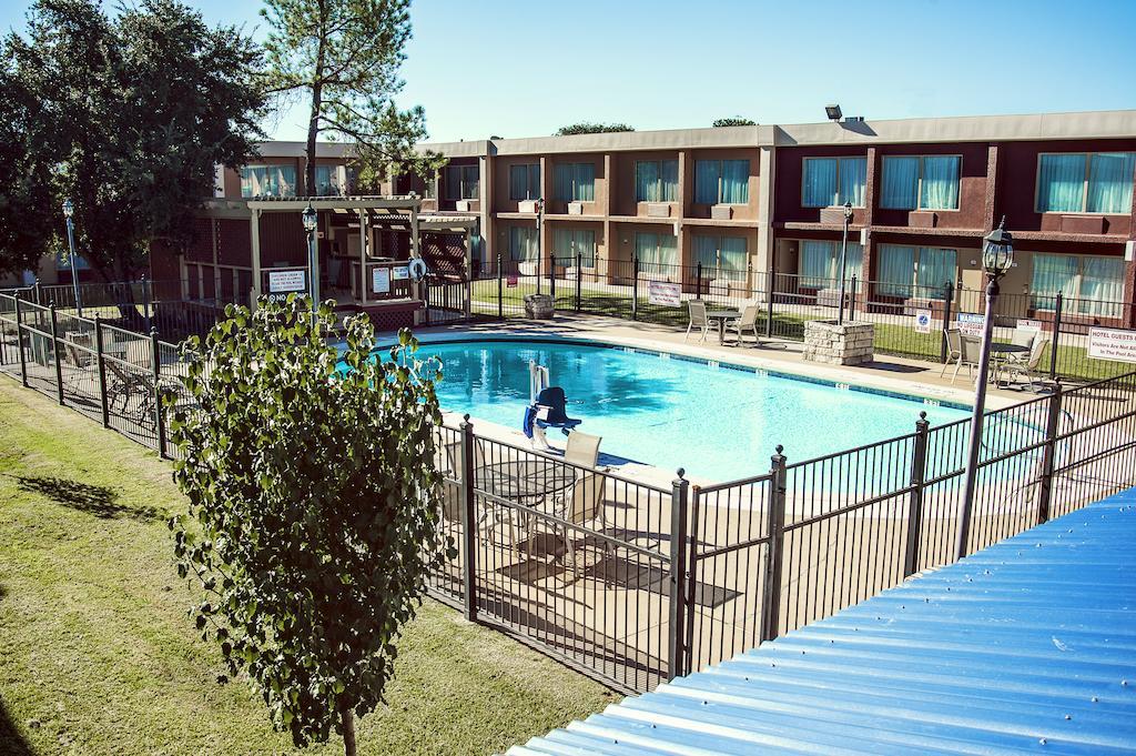 Express Inn & Suites