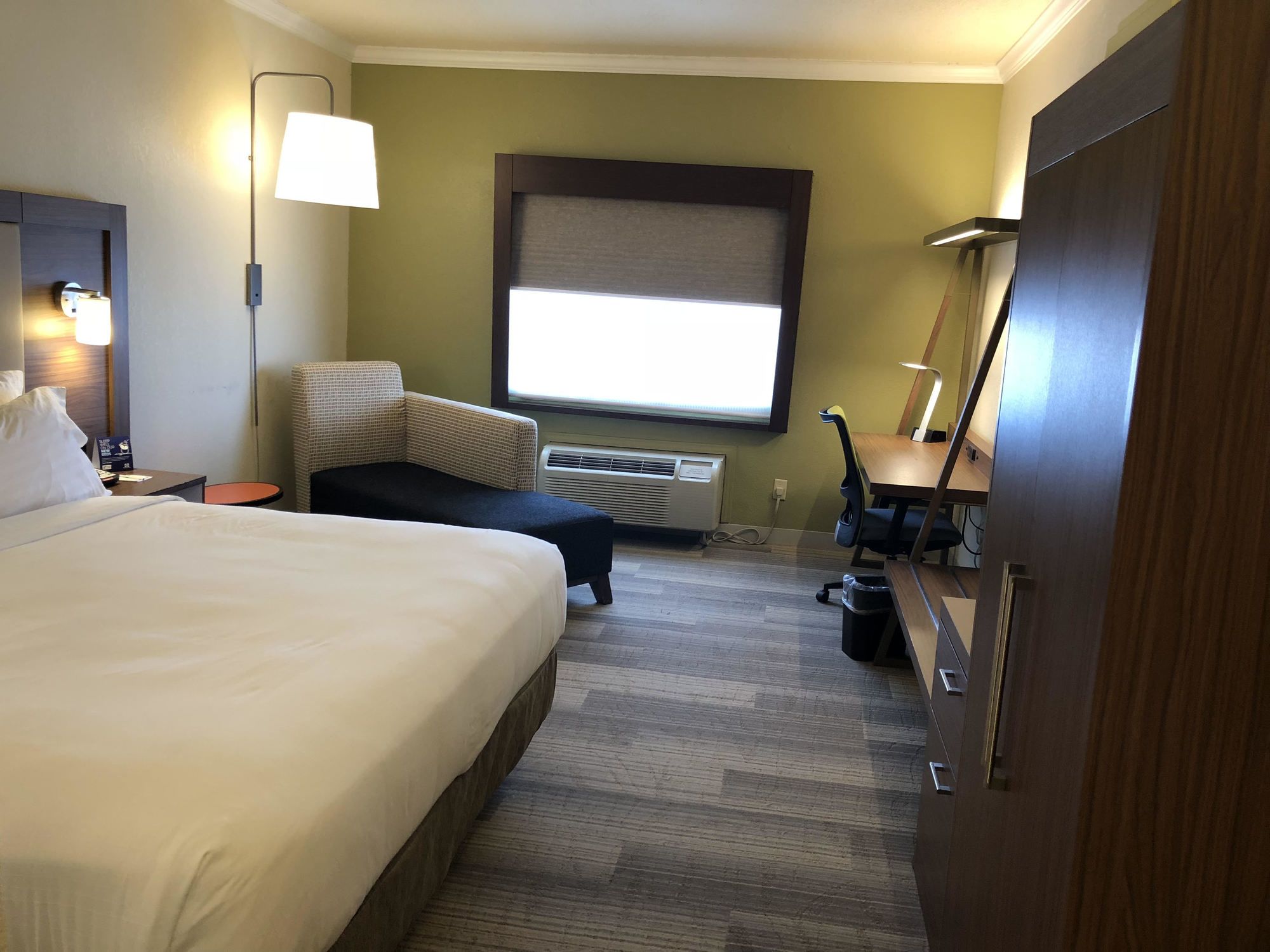Holiday Inn Express & Suites Greenville