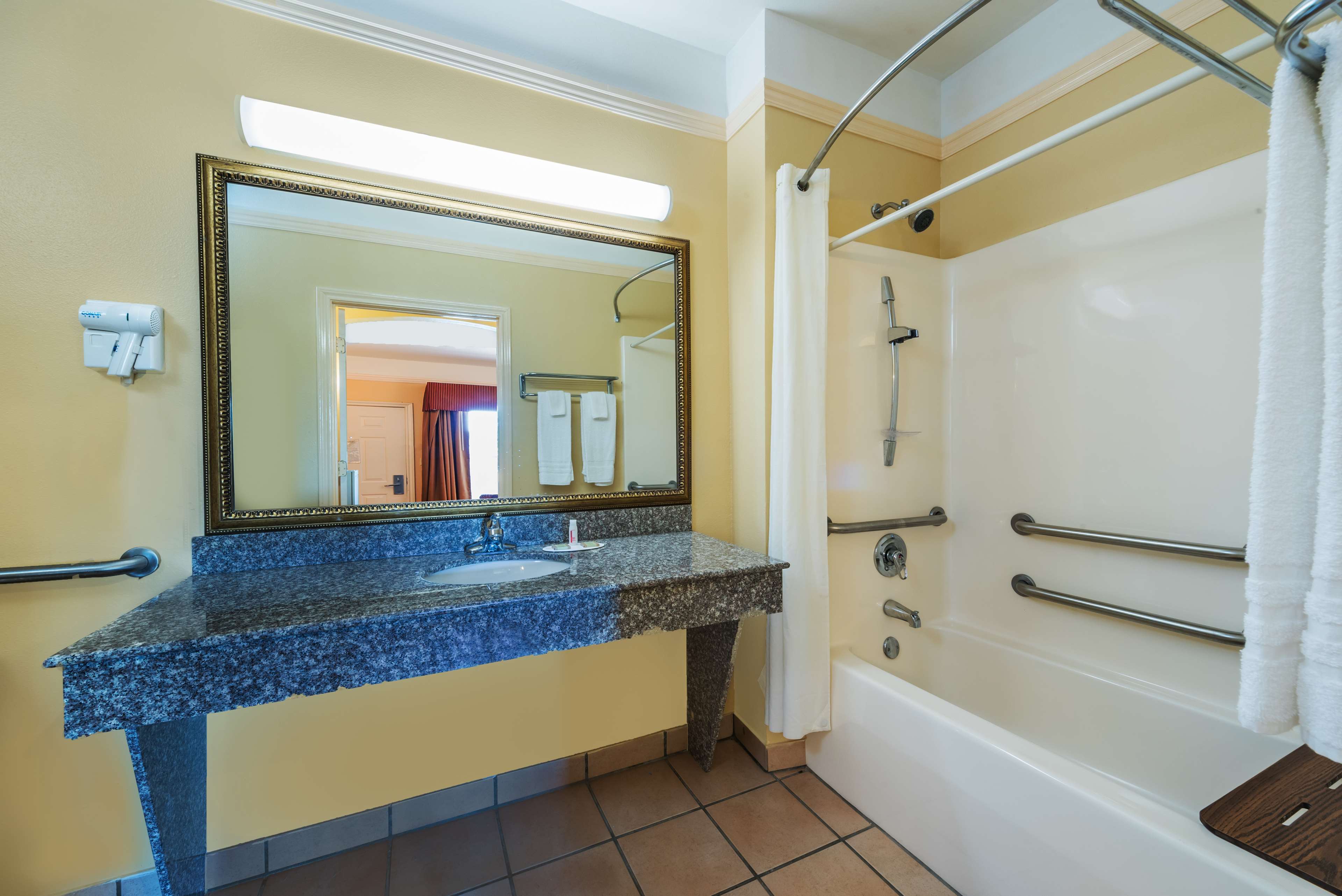 Super 8 by Wyndham Greenville