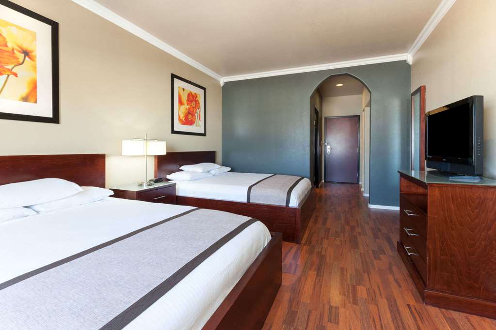 Lone Star Inn & Suites
