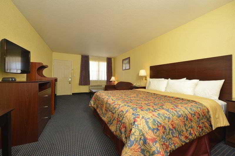 Gun Barrel Executive Inn