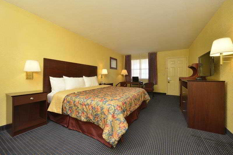 Gun Barrel Executive Inn