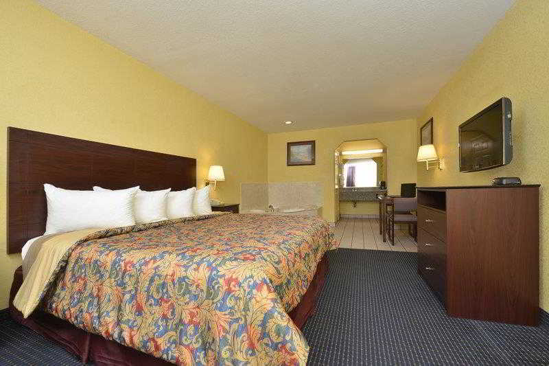 Gun Barrel Executive Inn