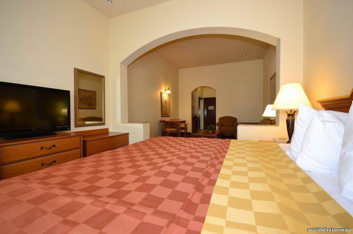 Best Western Casa Villa Inn & Suites