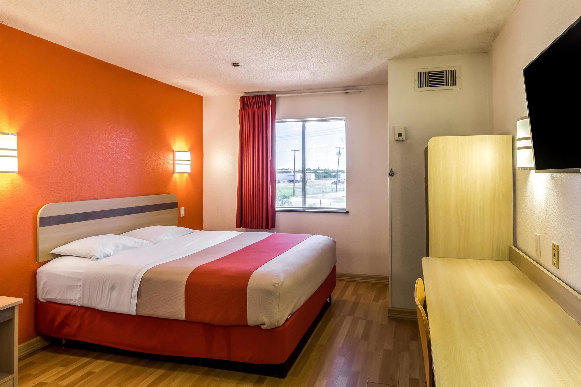 Motel 6