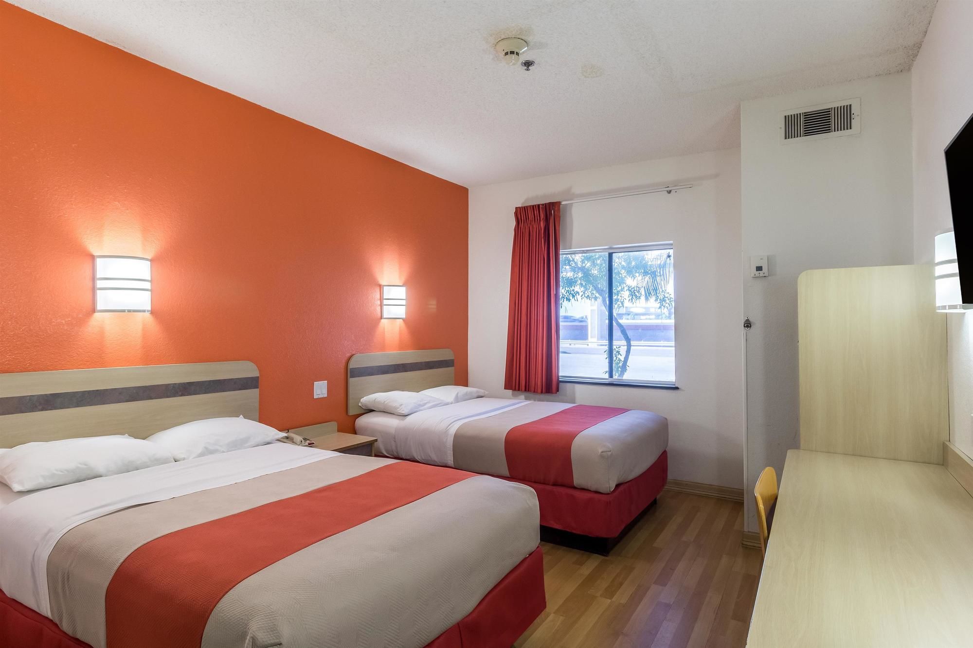 Motel 6