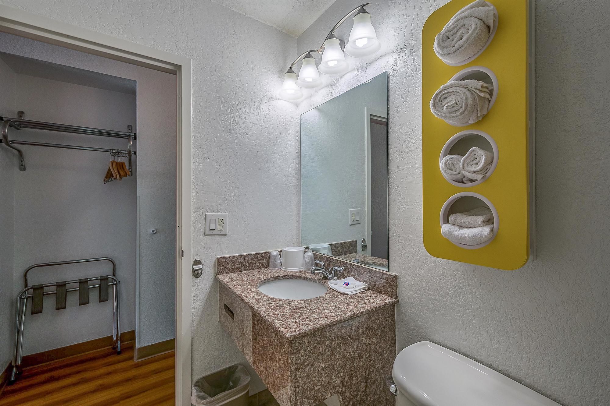 Motel 6 Henderson
