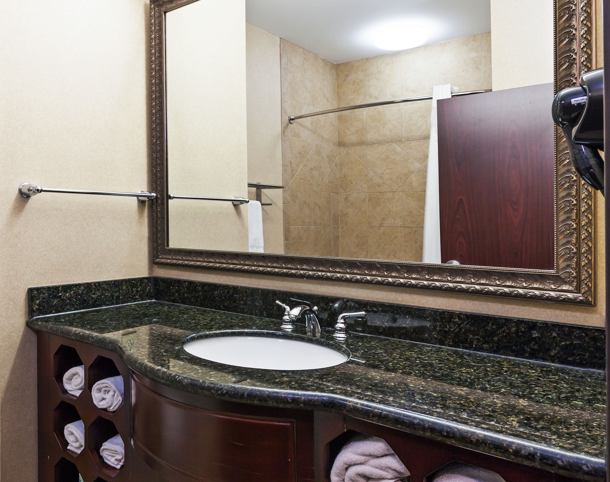 Holiday Inn Express Hotel & Suites Henderson-Traffic Star