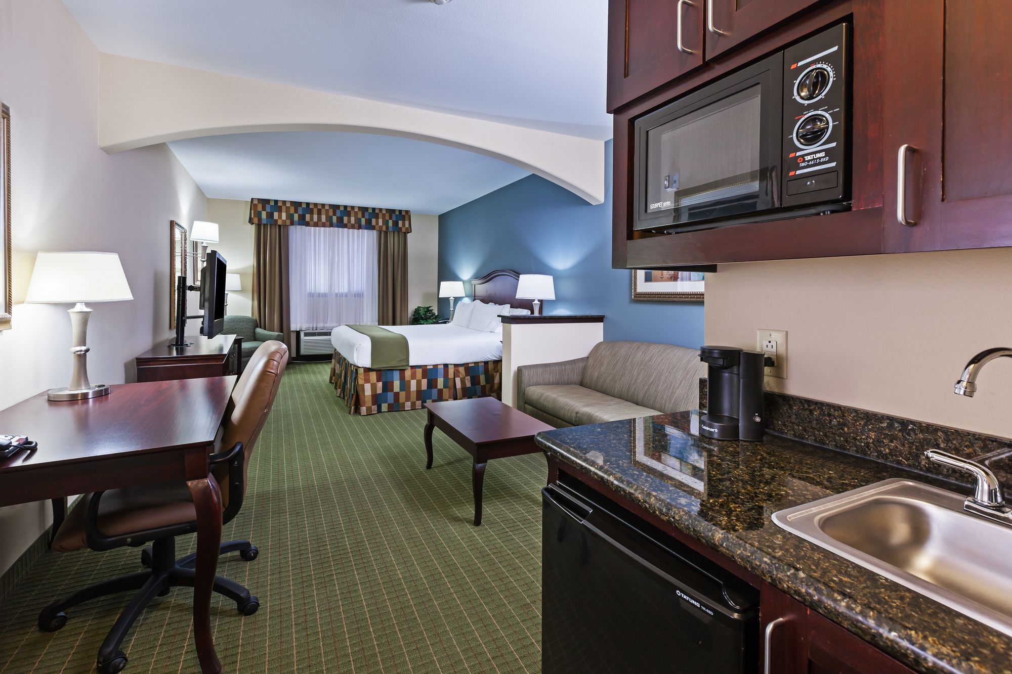 Holiday Inn Express Hotel & Suites Henderson-Traffic Star