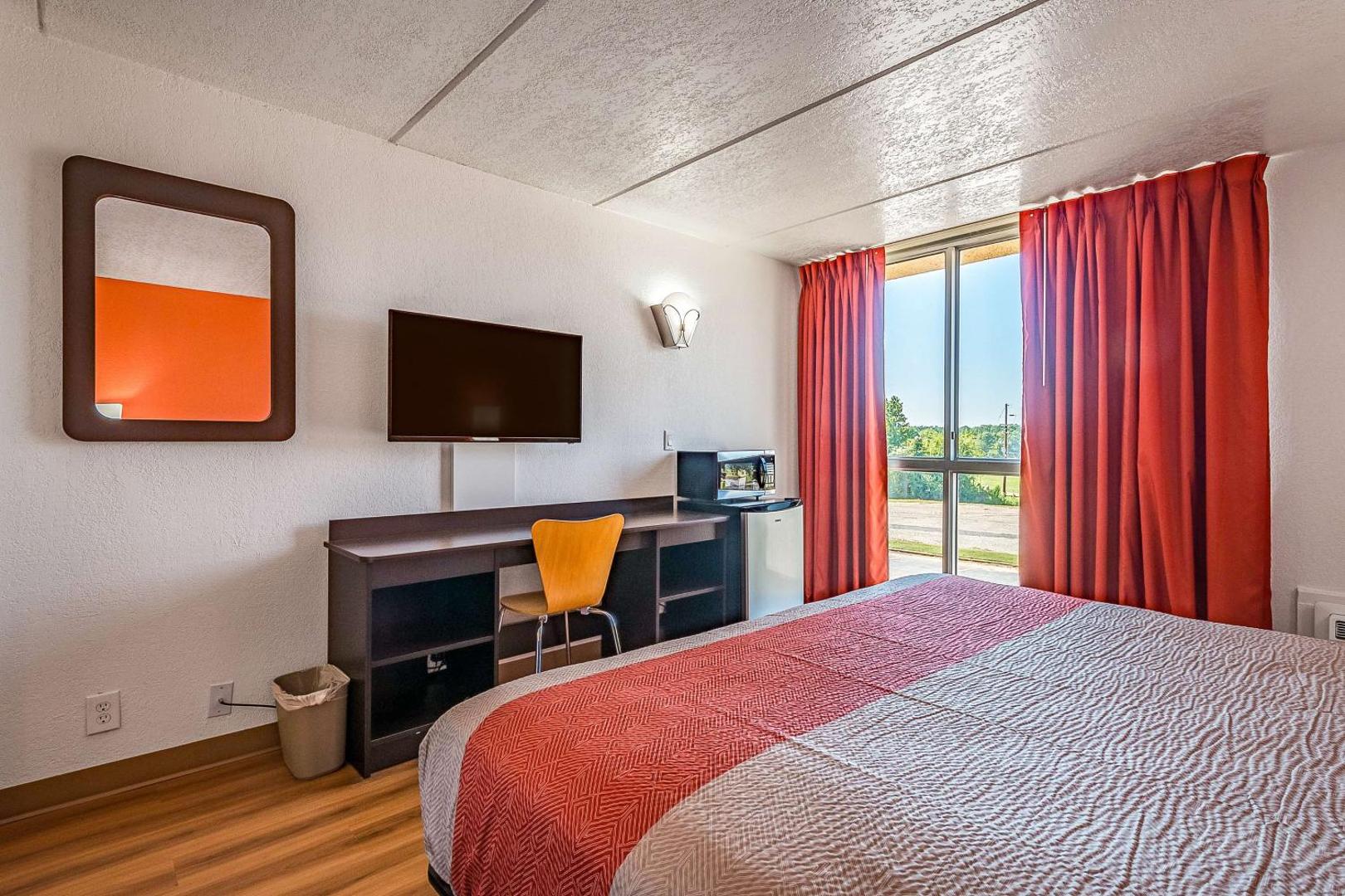 Motel 6 Henderson