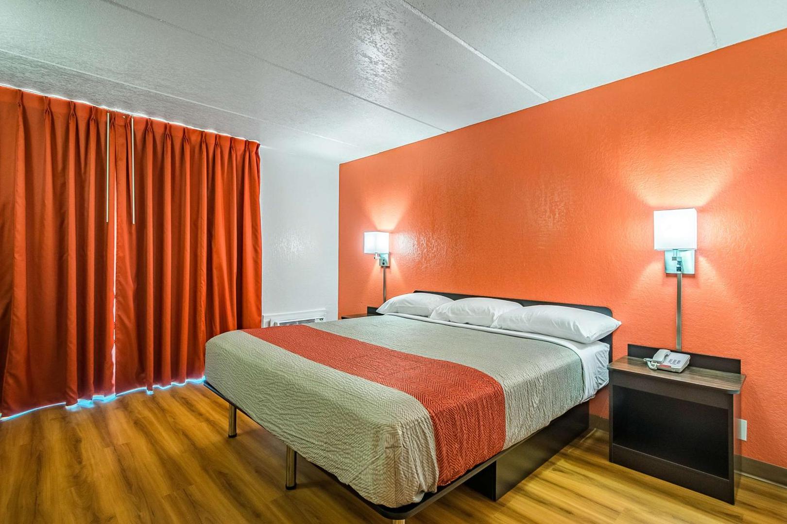 Motel 6 Henderson