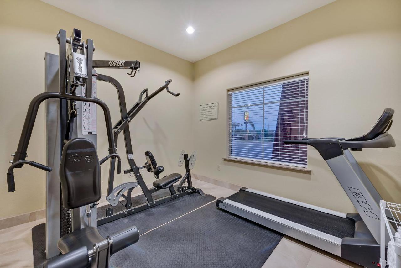 Super 8 by Wyndham Hidalgo/McAllen Area