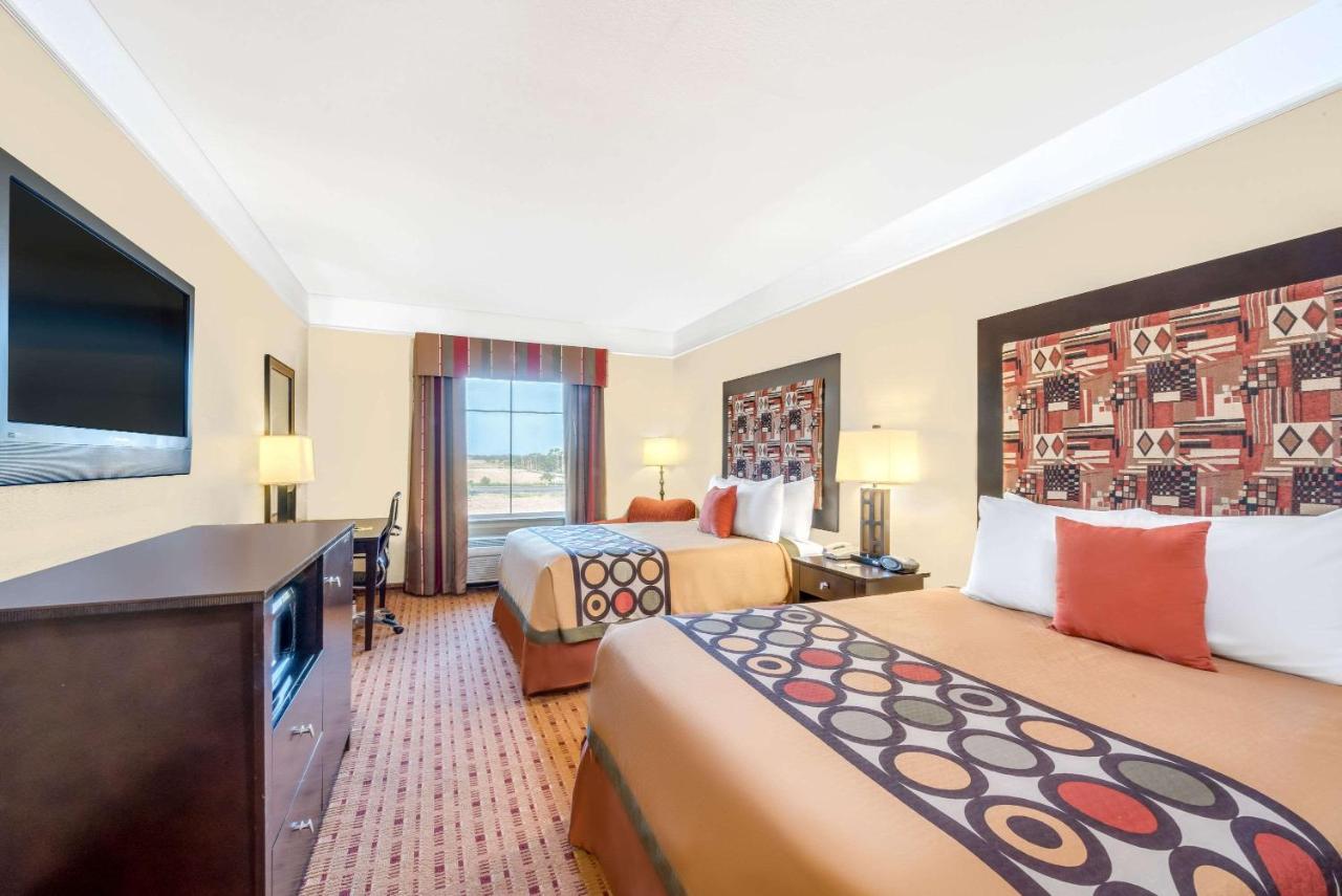 Super 8 by Wyndham Hidalgo/McAllen Area