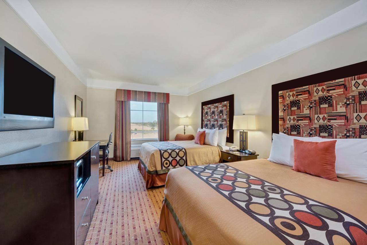 Super 8 by Wyndham Hidalgo/McAllen Area