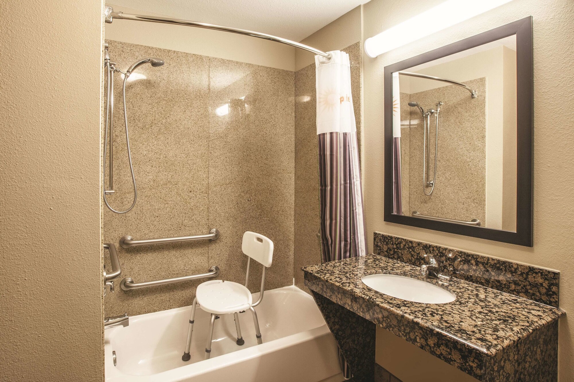 La Quinta Inn & Suites by Wyndham Hillsboro